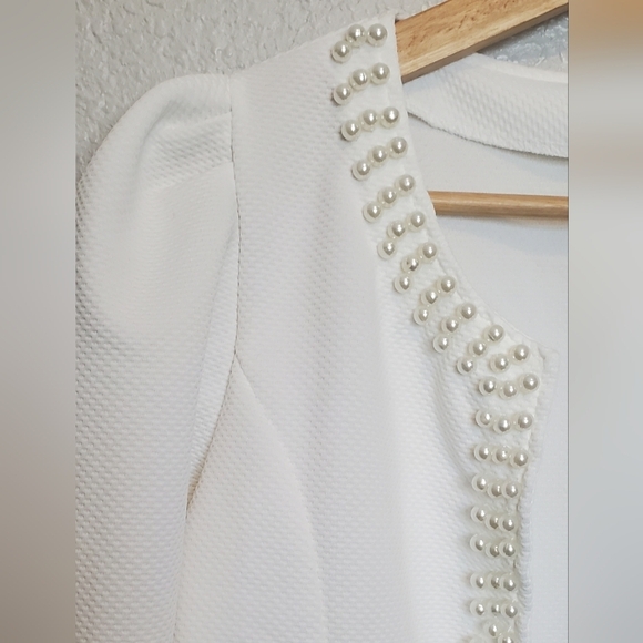 Pearl-Embellished White Textured Puff Shoulders Open Front Jacket - Picture 3 of 8